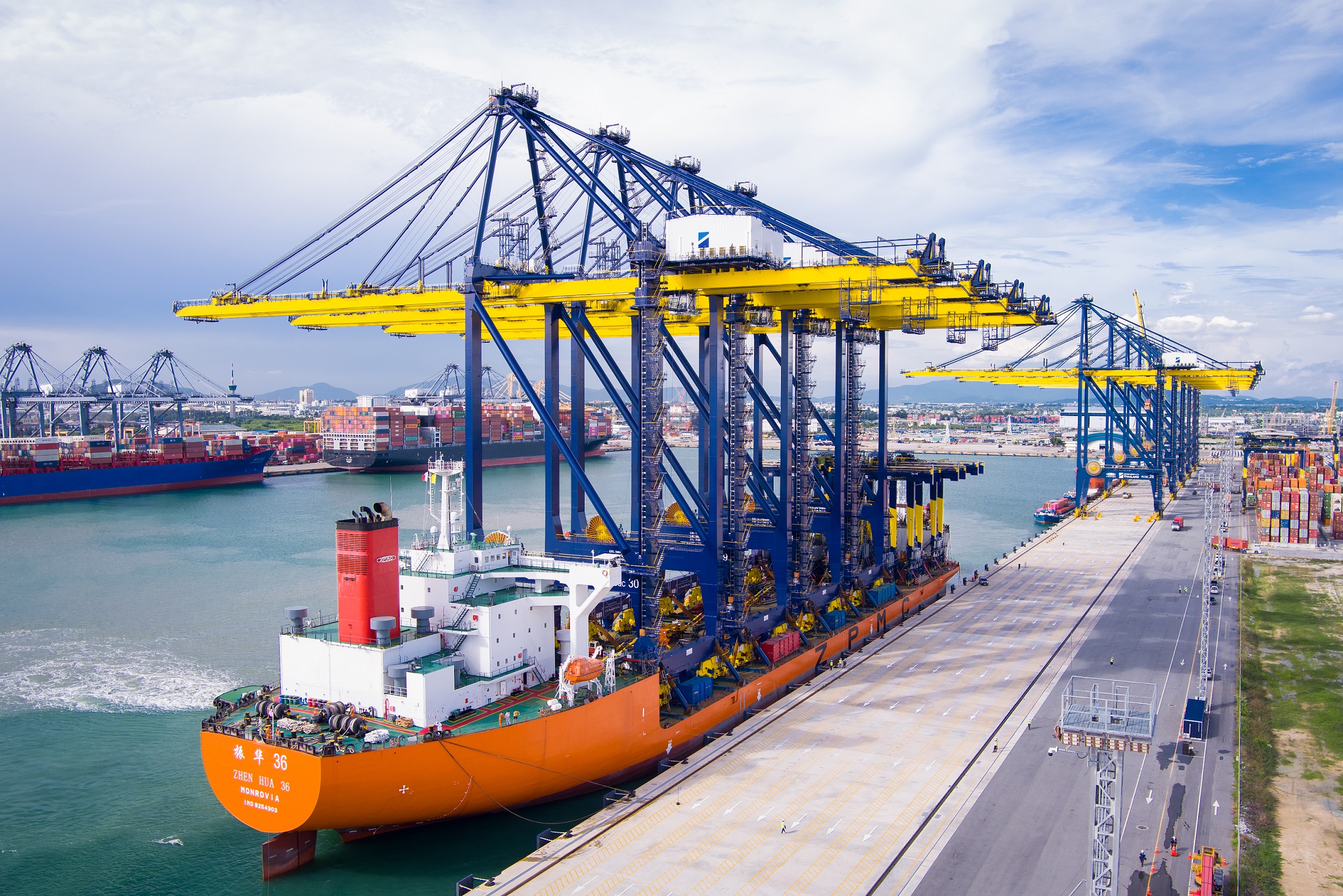 Hutchison Ports Thailand receives delivery of New Port Equipment
