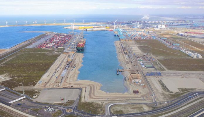 Port of Rotterdam Authority and APM Terminals sign Expansion Agreement