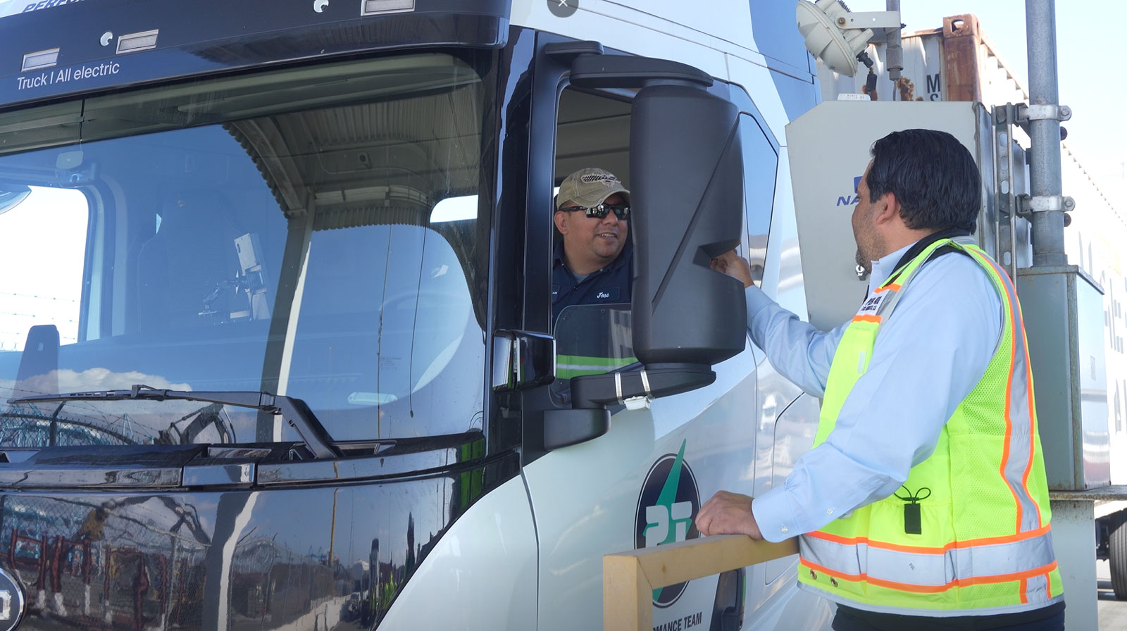 Clean Truck Express Lane Opens at Pier 400 Los Angeles Logistics