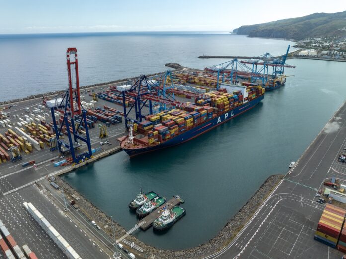 Kalmar CMA Terminals Straddle Carriers SAMR Réunion Island