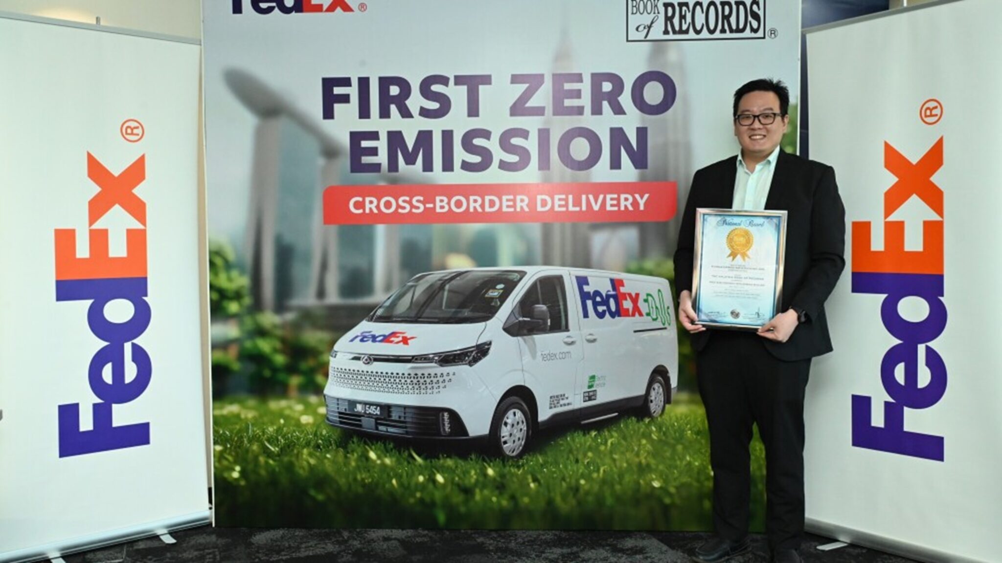 Fedex Completes First Cross-border Delivery From Malaysia To Singapore 