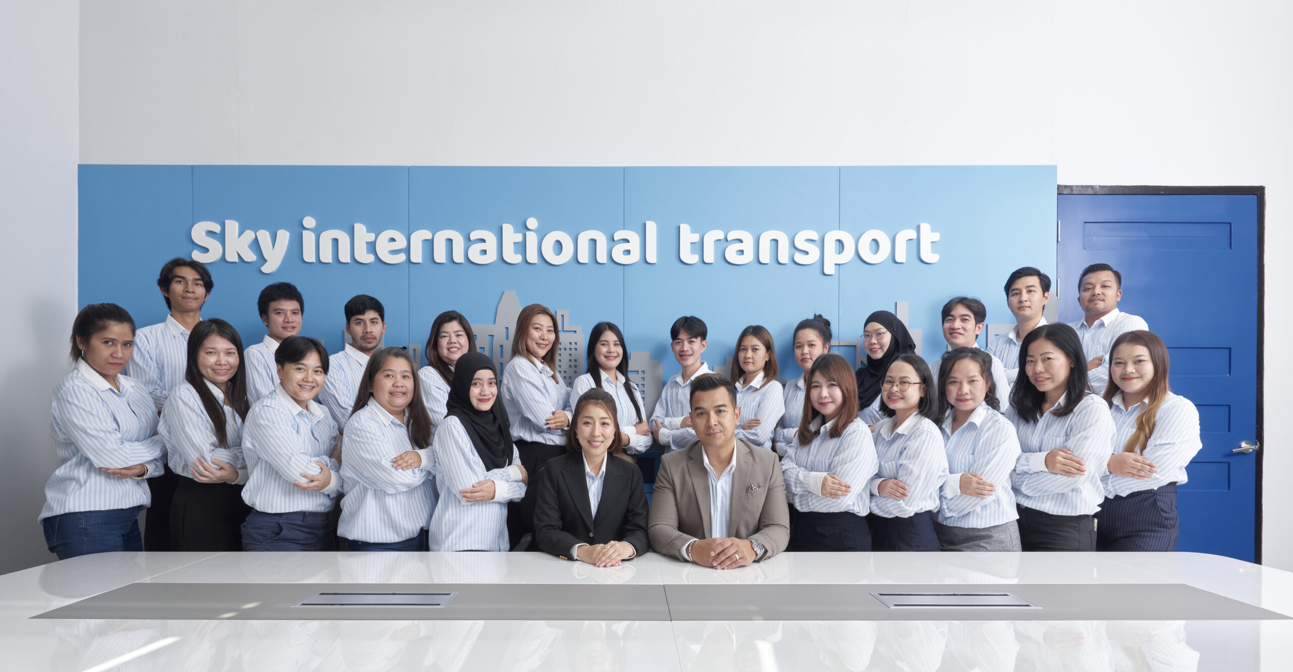 https://logistics-manager.com/wp-content/uploads/2024/11/2024.11.11-LM-Magazine-Sky-International-Krungthepkreetha8575-scaled.jpg?utm_source=chatgpt.com