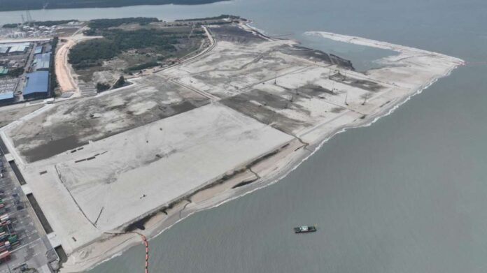 Westports Handles 5.57 Million TEUs in First Half of 2025