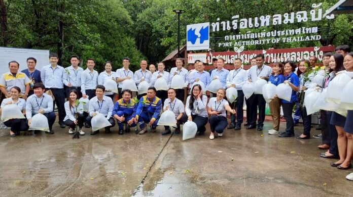 LINE_ALBUM_สานฝันปันน้ำใจ ครั้งที่ 212568 ปลูกรักปลูก_251013_73