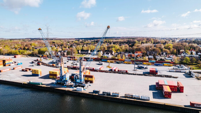 omoqo Modular Terminal Operating System Port of Lübeck