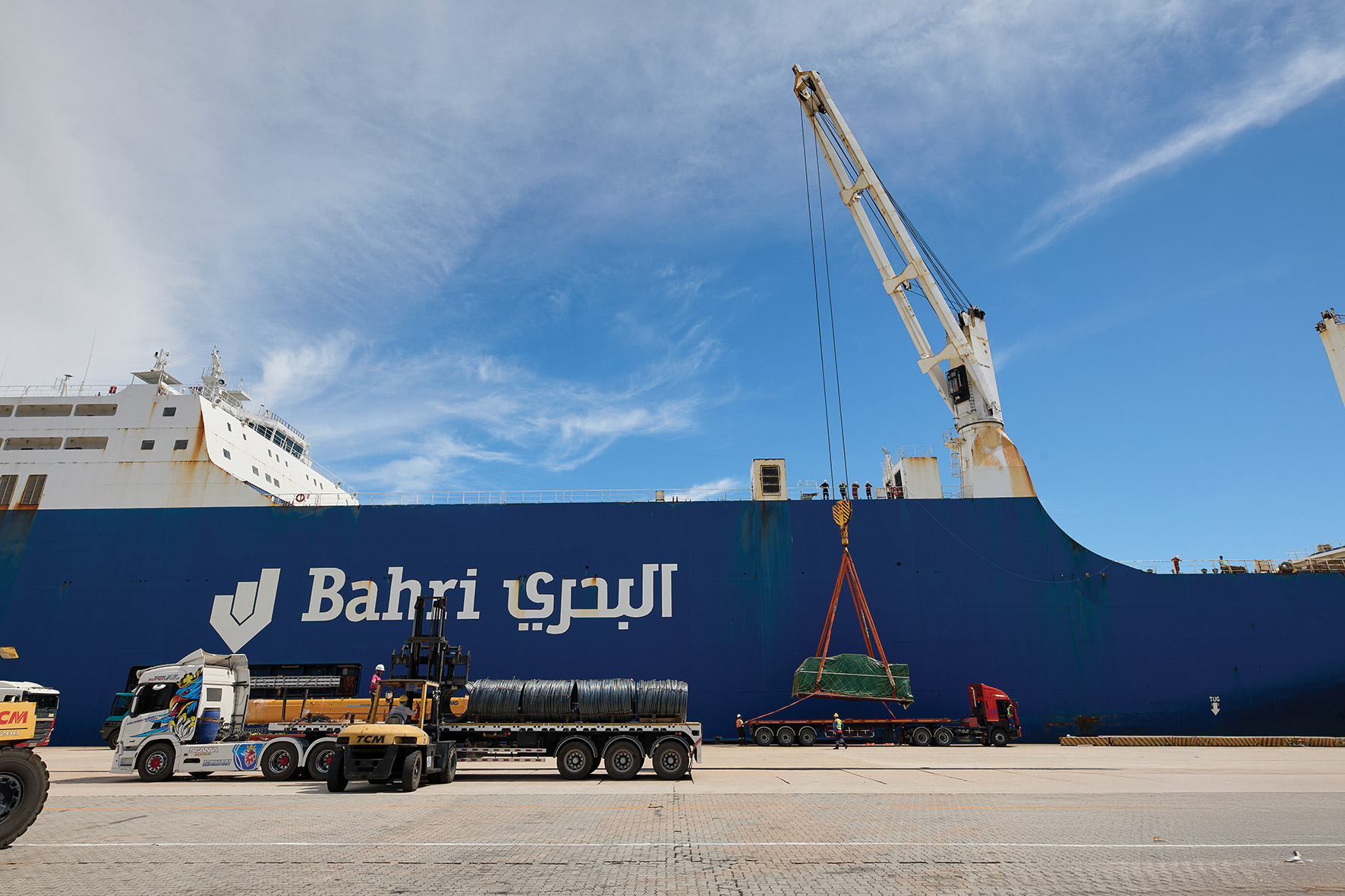 Bahri Line Bahri Line ปฏิบัติการเรือขนส่งสินค้าอเนกประสงค์เข้าเทียบท่าแหลมฉบัง ...