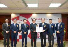 Yang Ming จับมือ Hanwha Ocean ลงนามสัญญาสั่งซื้อเรือขนส่งตู้สินค้าเชื้อเพลิงคู่พลังงาน LNG ขนาด 13,000 ทีอียู หกลำ