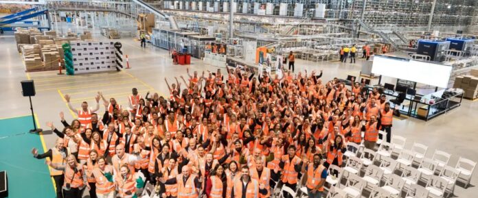 Toll Group Multi-Year Agreement PVH Automated Retail Fulfilment Operating Model